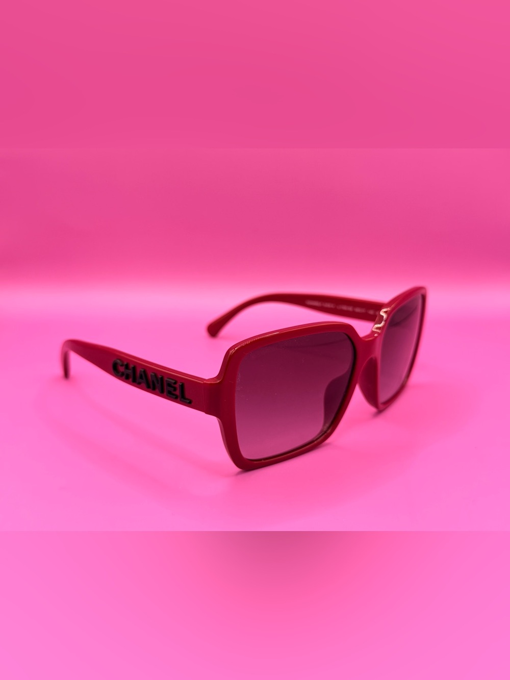 Authentic CHANEL Red Square Frame Sunglasses with Gradient Lenses